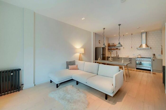 1 Bedroom Flat To Rent In George Row, Shad Thames, London, SE16