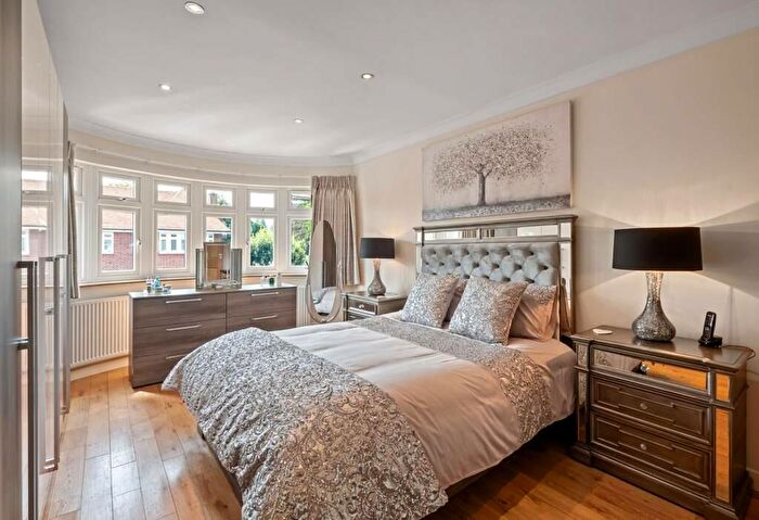 4 Bedroom Detached House For Sale In Athole Gardens, Enfield, Greater London, EN1