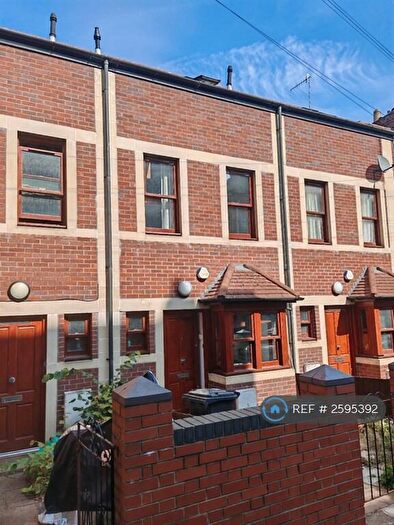 3 Bedroom Terraced House To Rent In Wellington Place, Bristol, BS6
