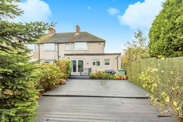 4 Bedroom Semi-Detached House To Rent In Ankerdine Crescent, London, SE18