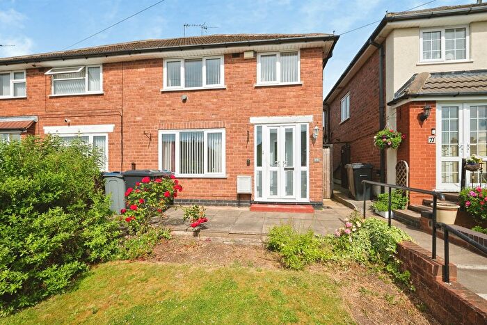 3 Bedroom Semi-Detached House For Sale In Weybourne Road, Birmingham, B44