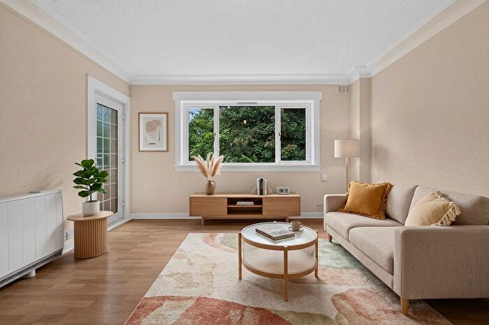 3 Bedroom Flat For Sale In Flat Trinity Court, Edinburgh, EH5