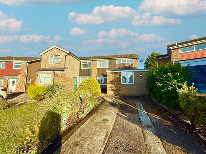 4 Bedroom Semi-Detached House For Sale In Ridgeway, Wing, LU7