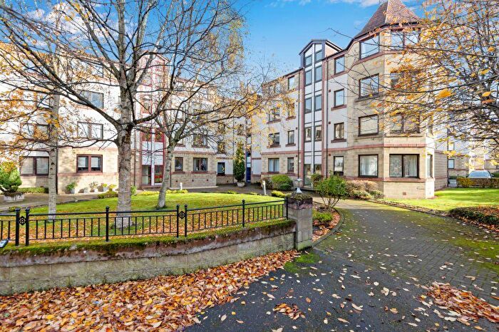 2 Bedroom Flat For Sale In / Dalgety Road, Meadowbank, Edinburgh, EH7