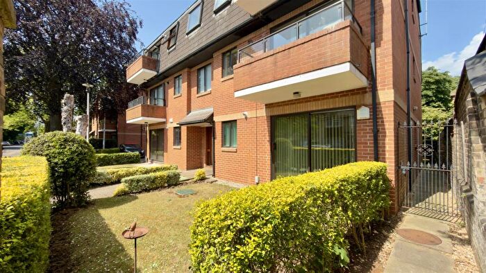 2 Bedroom Flat For Sale In Huntly Grove, Peterborough, PE1