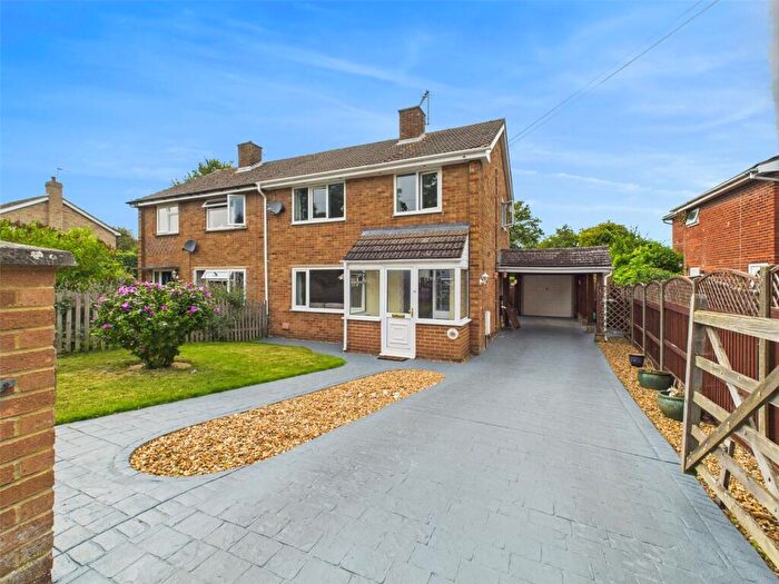 3 Bedroom Semi-Detached House For Sale In Greenwood Avenue, Chinnor, Oxfordshire, OX39