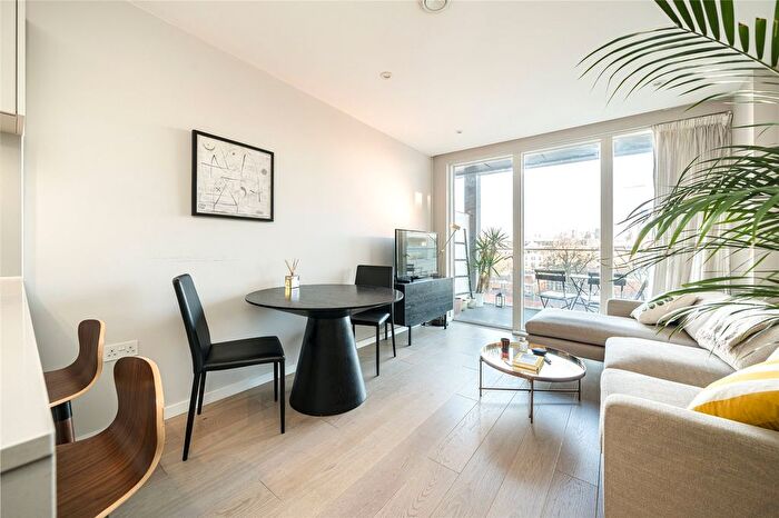 1 Bedroom Flat To Rent In Brandon House, Hilary Mews, London, SE1