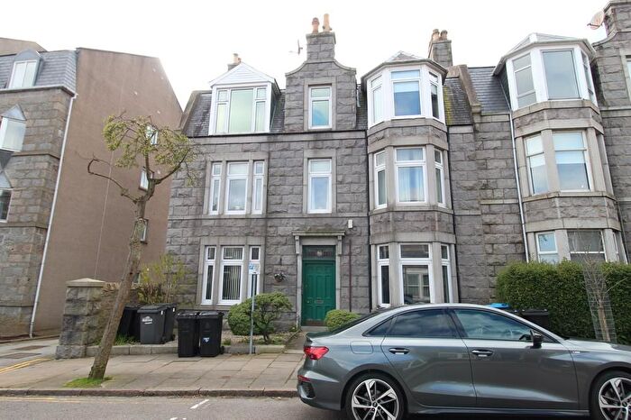 2 Bedroom Flat To Rent In Whitehall Road, Top Floor, AB25