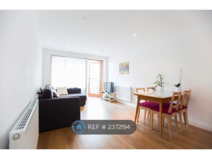 2 Bedroom Flat To Rent In Steward House, London, E3