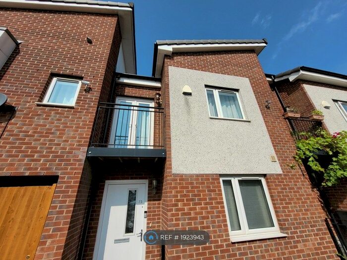 3 Bedroom Terraced House To Rent In Sandal Street, Manchester, M40