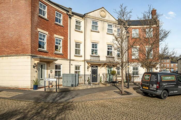 4 Bedroom Town House For Sale In Dowland Close, Swindon, SN25