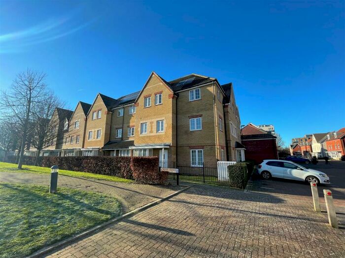 2 Bedroom Flat To Rent In Tagalie Square, Worthing, BN13