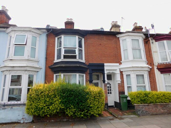 3 Bedroom Terraced House To Rent In Manor Road, Portsmouth, PO1
