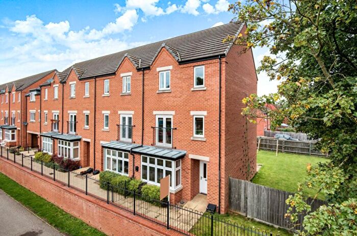 4 Bedroom End Of Terrace House To Rent In Iris Crescent, Lincoln, LN1