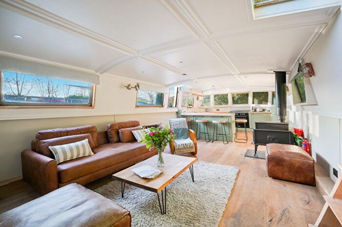 1 Bedroom Houseboat To Rent In Ladbroke Grove, Kensal Rise, W10