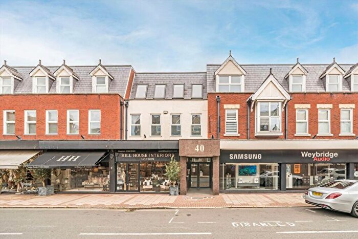 1 Bedroom Flat To Rent In Baker Street, Weybridge, KT13