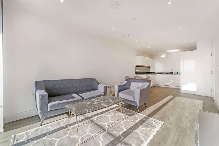 2 Bedroom Flat To Rent In Epsom House, Fairfield Avenue, Staines-Upon-Thames, TW18