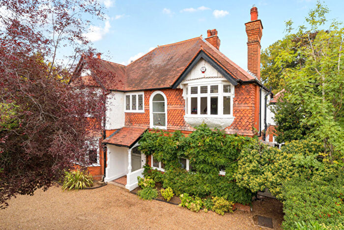 5 Bedroom Detached House For Sale In Mayfield Road, Weybridge, KT13