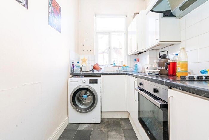 2 Bedroom Apartment To Rent In De Prays Avenue, Bedford, MK40