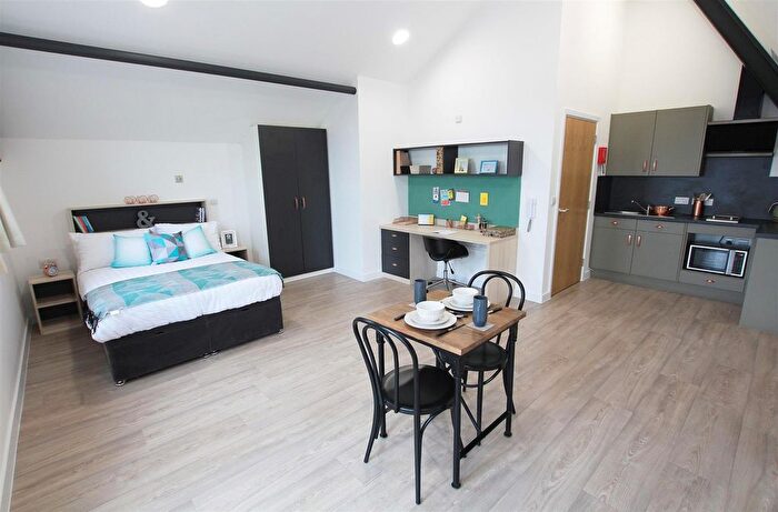Studio To Rent In Blackhorse Lane, London, E17