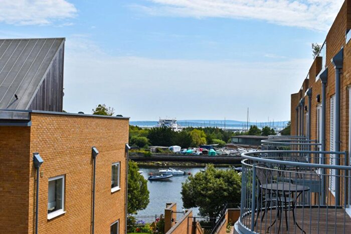 2 Bedroom Apartment For Sale In Almansa Way, Lymington, SO41