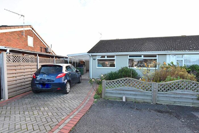 2 Bedroom Semi-Detached Bungalow For Sale In Aspen Close, St. Marys Bay, Romney Marsh, TN29