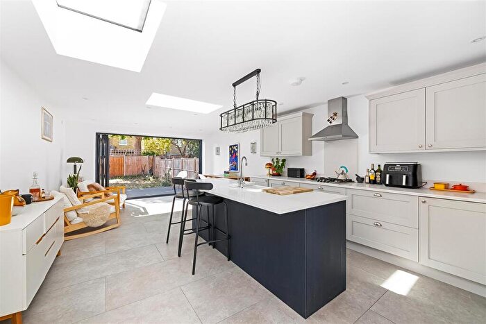 3 Bedroom House For Sale In Surrey Road, Nunhead, London, SE15