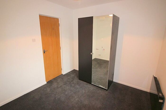 1 Bedroom Flat To Rent In Emerald Close, London, E16