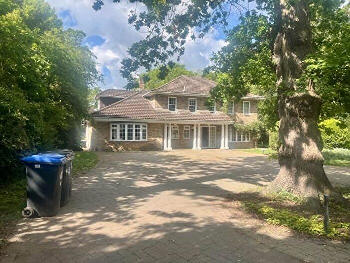 5 Bedroom Detached House To Rent In Old Avenue, West Byfleet, KT14