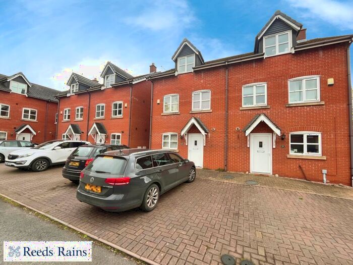 3 Bedroom Semi-Detached House To Rent In Waters Edge Close, Newcastle, Staffordshire, ST5