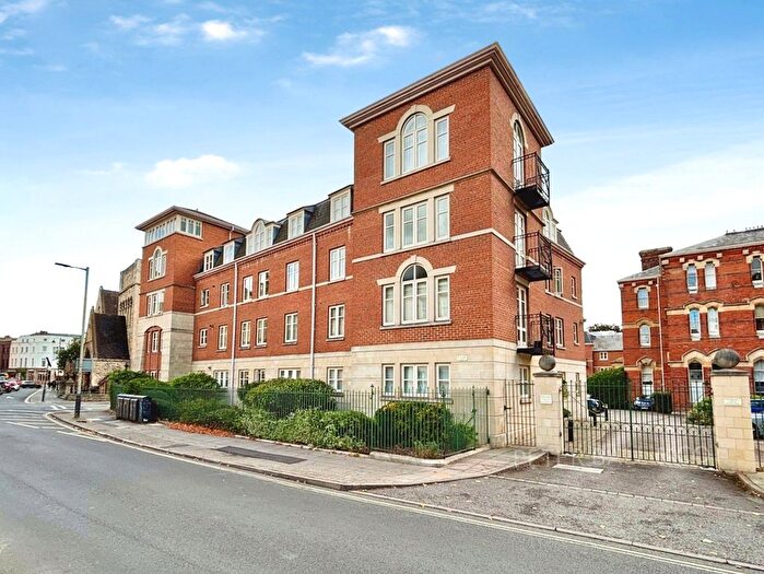 2 Bedroom Flat For Sale In St. Georges Place, Cheltenham, Gloucestershire, GL50
