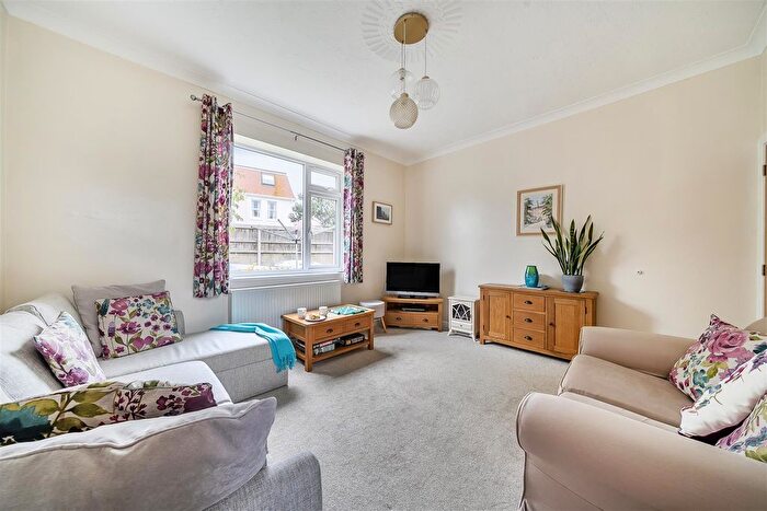 1 Bedroom Flat For Sale In Cliff Avenue, Swanage, BH19