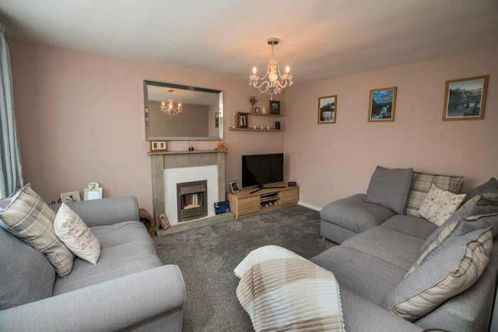 3 Bedroom Detached House For Sale In Hallfield Drive, Elton, CH2