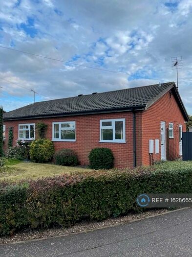 2 Bedroom Bungalow To Rent In Lawson Avenue, Peterborough, PE2