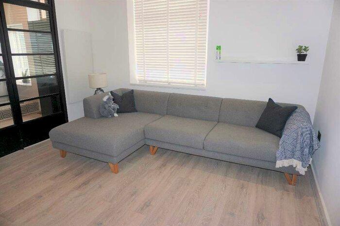 3 Bedroom Semi-Detached House To Rent In Roydhouse, Huddersfield, HD7