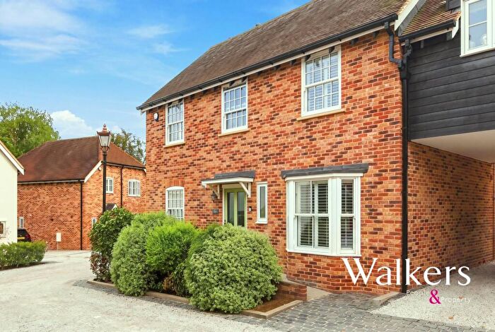 3 Bedroom Link Detached House For Sale In Crown Mews, Ingatestone, CM4