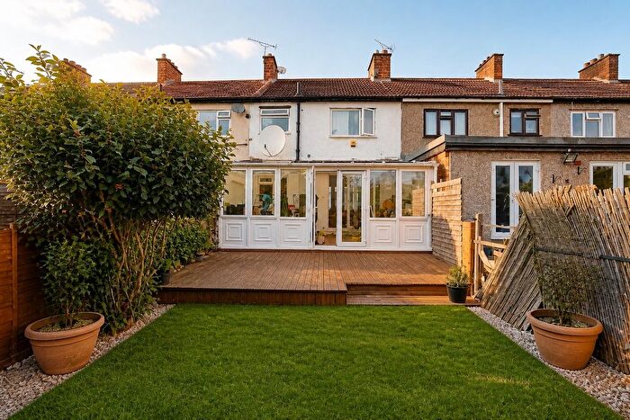 3 Bedroom End Terrace House To Rent In Roxy Avenue, Romford, RM6