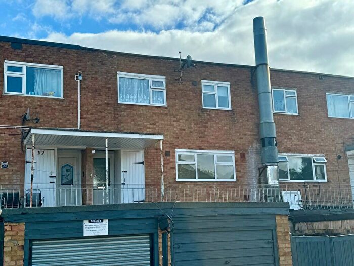 3 Bedroom Maisonette To Rent In Admirals Walk, Chatham, Kent, ME5