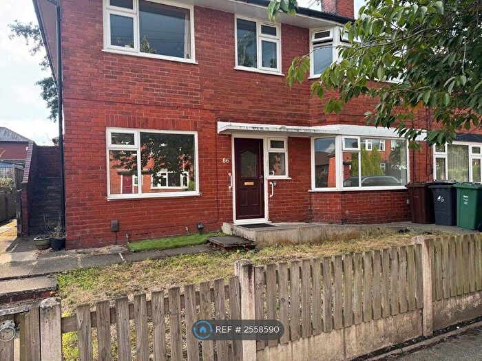 2 Bedroom Maisonette To Rent In Rutland Drive, Bury, BL9