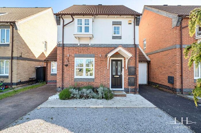 3 Bedroom Detached House For Sale In Rutley Close, Romford, RM3