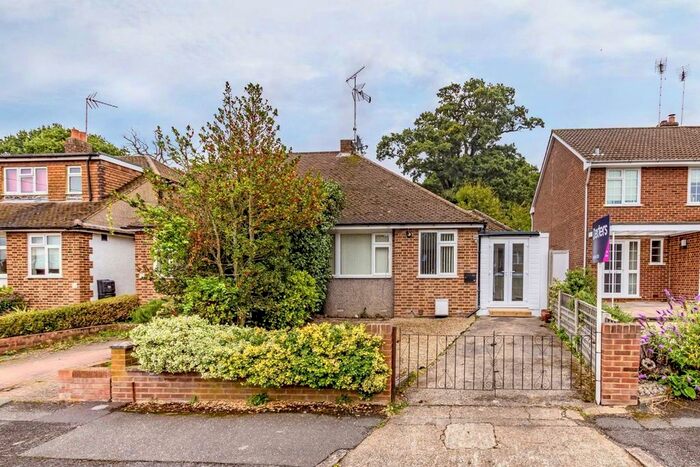 2 Bedroom Property To Rent In Wingfield Road, Kingston Upon Thames, KT2