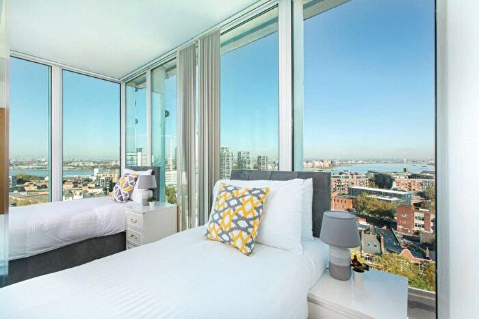 2 Bedroom Penthouse To Rent In Greens End, London, SE18