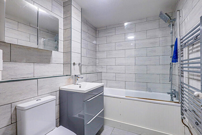 2 Bedroom End Of Terrace House For Sale In Malyons Place, Basildon, SS13