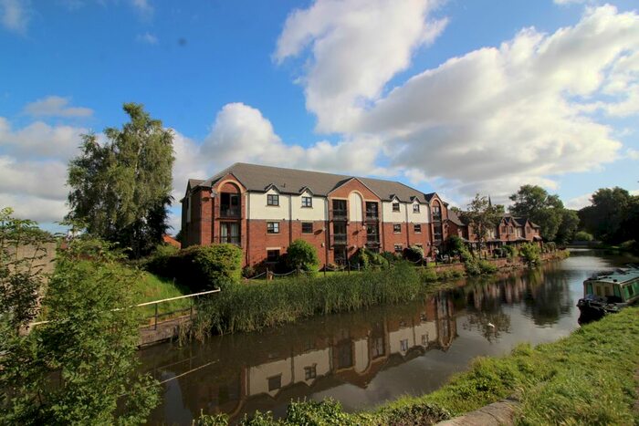 2 Bedroom Flat For Sale In Mill Leat Close, Parbold, WN8