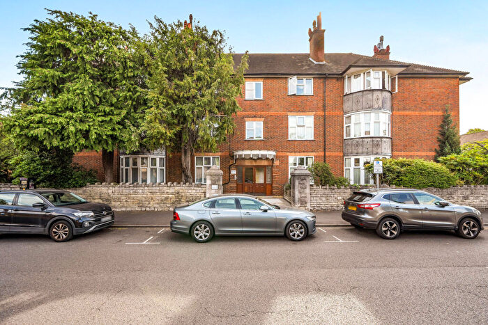 3 Bedroom Flat To Rent In Bridge Road, Sutton, SM2