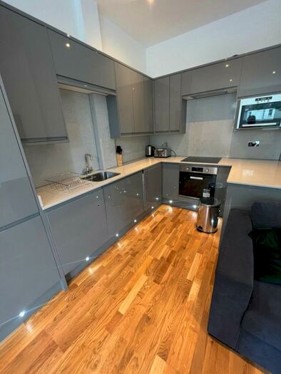 2 Bedroom Flat To Rent In Ballards Lane, Finchley, N3