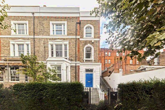 3 Bedroom Flat To Rent In Barclay Road, London SW6