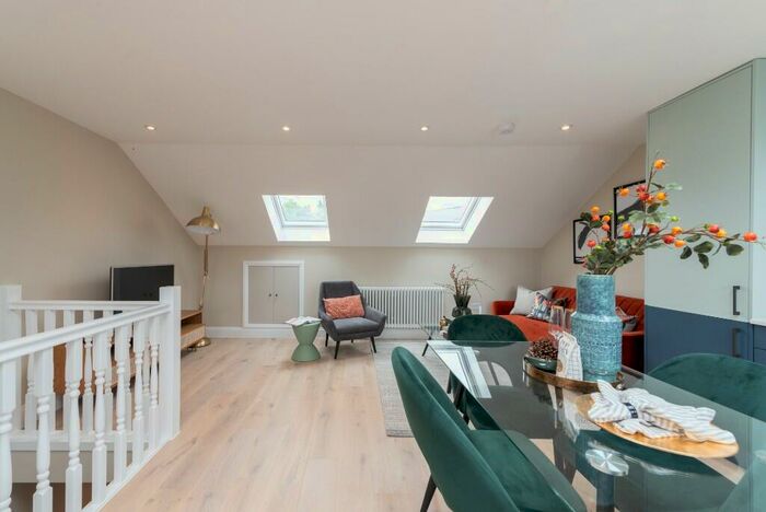 2 Bedroom Flat For Sale In Lindley Road, London, E10
