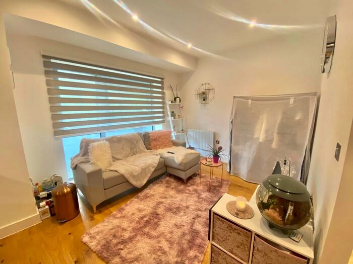Studio To Rent In Newtown Road, Henley On Thames, RG9