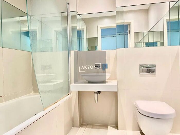 1 Bedroom Flat For Sale In Central Street, St Luke's, London, EC1V